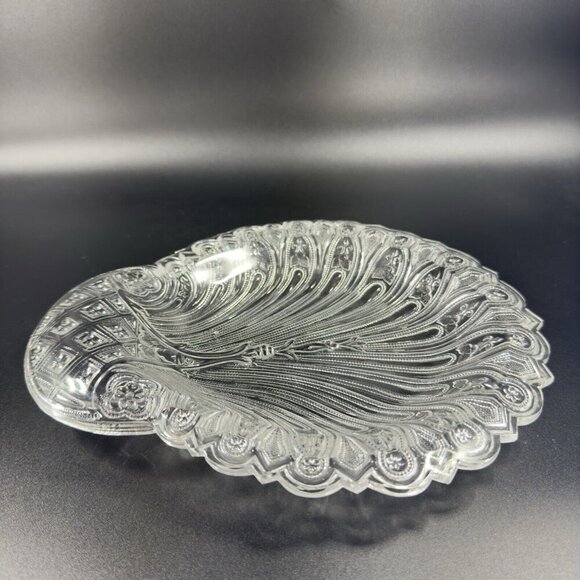 Metropolitan Museum of Art Glass Sandwich Hairpin Shell Dish Clear Pressed Glass - Picture 14 of 16